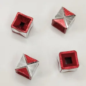 Бусины алюминий Кубик красный с серебром 1шт, выбор