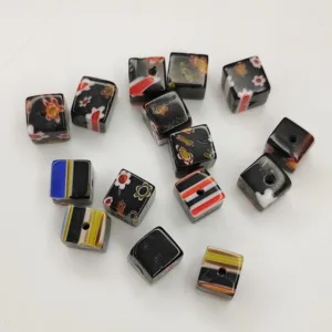 Стеклянные бусины Кубик черный с рисунком 1шт, выбор
