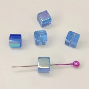 Стеклянные бусины Кубик 6мм голубой прозрачный 1шт