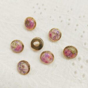 Пуговица арт.601-6585/на ножке 12мм цвет: цветы на белом фоне/в золотой оправе